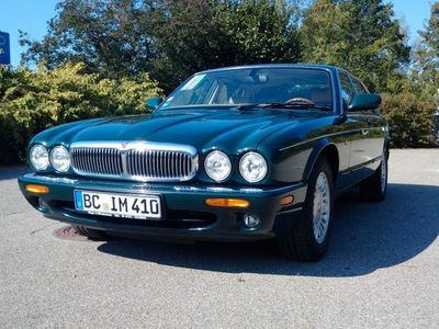 Jaguar XJ8