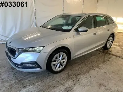 Gebraucht Skoda Octavia Style 150 PS (110 kW) 2023 Brilliantsilber metallic Kombi