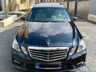 Usata Mercedes E350 Avantgarde 292 CV (214 kW) 2010 Blu Berlina