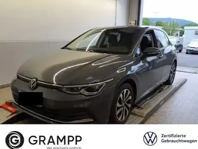 Gebraucht VW Golf VIII Active 150 PS (110 kW) 2023 Grau Limousine