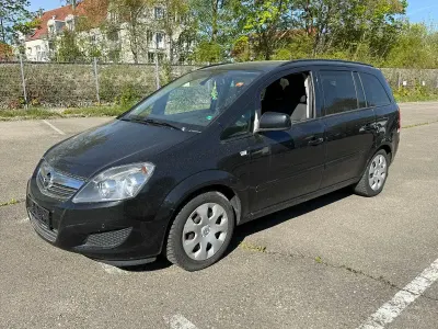 Gebraucht Opel Zafira Family 140 PS (102 kW) 2013 Schwarz Van / Kleinbus