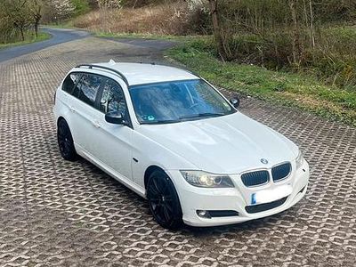 Gebraucht BMW 320 170 PS (125 kW) 2009 Weiß Kombi