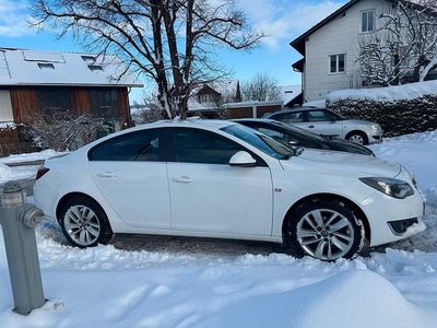 Gebraucht Opel Insignia 140 PS (102 kW) 2015 Weiß Limousine