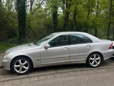 Second-hand Mercedes C200 163 CP (119 kW) 2002 Gri Berlinǎ