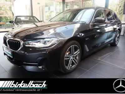 Gebraucht BMW 530e Performance 184 PS (135 kW) 2022 Grau Kombi
