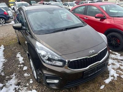 Braun Gebraucht 2018 Kia Carens DREAM-TEAM Edition Van / Kleinbus | 13.800 € (Etwas zu teuer)
