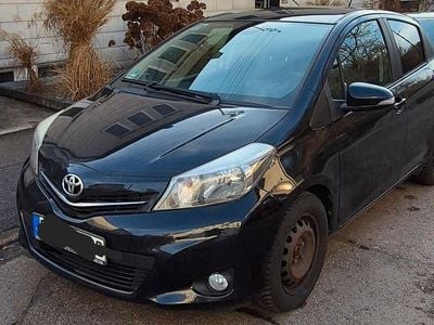 Schwarz Gebraucht 2014 Toyota Yaris Kleinwagen | 7.100 € (Fairer Preis)
