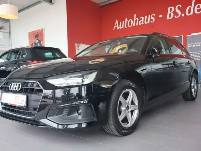 Używany Audi A4 Sport 163 KM (119 kW) 2023 Czarny Kombi