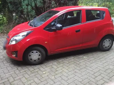 Gebraucht Chevrolet Spark LS 68 PS (50 kW) 2011 Rot Kleinwagen