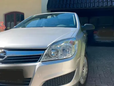 Usata Opel Astra 90 CV (66 kW) 2009 Argento Utilitaria