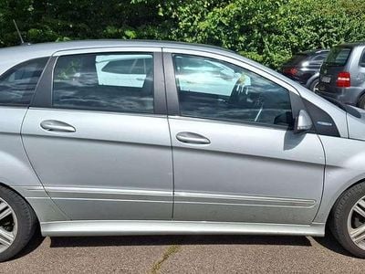 Mercedes B180