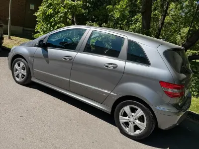 Gebraucht Mercedes B180 116 PS (85 kW) 2010 Grau Van / Kleinbus
