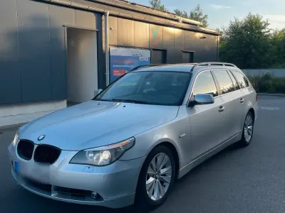 Gebraucht BMW 530 218 PS (160 kW) 2005 Grau Kombi