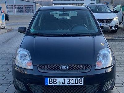 Blau Gebraucht 2007 Ford Fiesta Ambiente Limousine | 1.950 € (Fairer Preis)