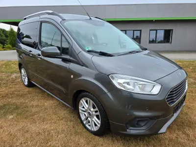 Gebraucht Ford Tourneo Courier Titanium 101 PS (74 kW) 2019 Grau Van / Kleinbus