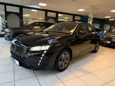 Gebraucht Peugeot 308 131 PS (96 kW) 2022 Schwarz Limousine