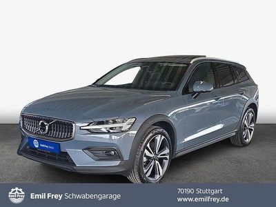 Grau Gebraucht 2024 Volvo V60 CC Ultimate Kombi | 47.900 €