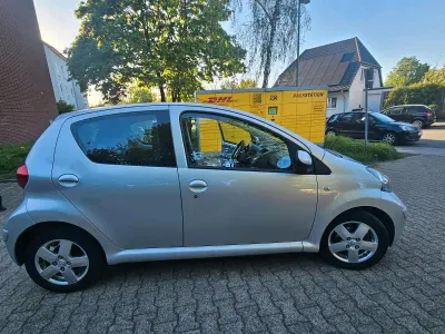 Gebraucht Toyota Aygo 66 PS (48 kW) 2006 Grau Kleinwagen