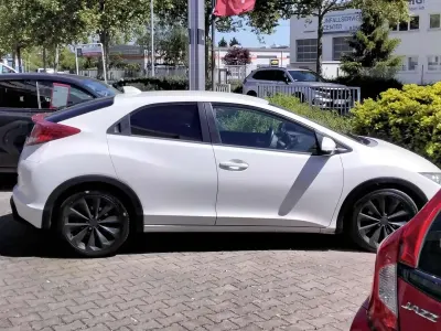 Gebraucht Honda Civic Lifestyle 120 PS (88 kW) 2013 White orchid p. Kleinwagen