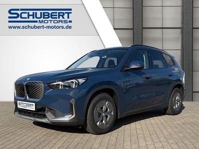 Neu BMW iX1 Shadowline 150 kW (204 PS) 2025 Blau SUV