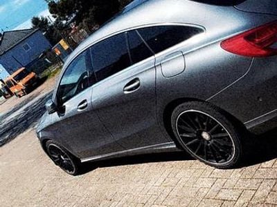 Gebraucht Mercedes CLA250 Shooting Brake 211 PS (155 kW) 2016 Grau Kombi