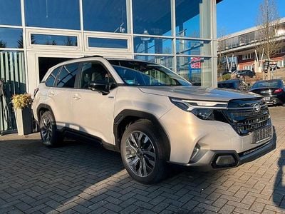 Gebraucht Subaru Forester Platinum 136 PS (100 kW) 2025 Gold SUV