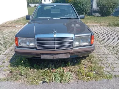 Gebraucht Mercedes 190 120 PS (88 kW) 1988 Schwarz Limousine