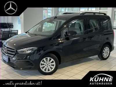 Gebraucht Mercedes T180 Progressive 131 PS (96 kW) 2025 Schwarz Van / Kleinbus