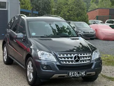 Gebraucht Mercedes ML350 231 PS (169 kW) 2011 Tenoritgrau  metalliclack SUV