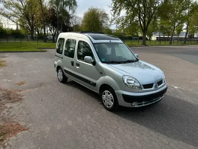 Usata Renault Kangoo 55 CV (40 kW) 2004 Argento Monovolume