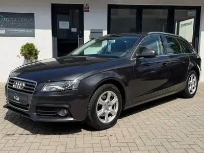 Gebraucht Audi A4 Attraction 160 PS (117 kW) 2011 Grau Kombi