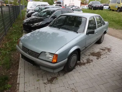 Gebraucht Opel Rekord 101 PS (74 kW) 1986 Silberblau Limousine