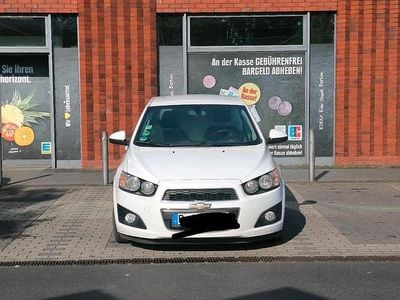 Gebraucht Chevrolet Aveo 95 PS (69 kW) 2012 Weiß Kleinwagen