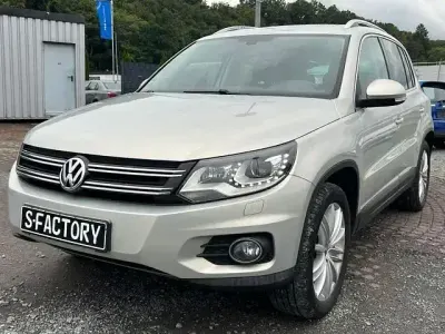 Gebraucht VW Tiguan Style 140 PS (102 kW) 2011 Gold SUV