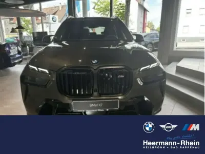 Neu BMW X7 M Sport 530 PS (389 kW) 2026 Manhattan metallic SUV