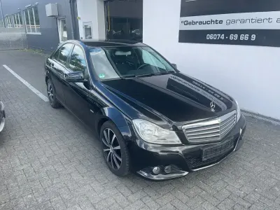Gebraucht Mercedes C180 156 PS (114 kW) 2011 Schwarz Limousine