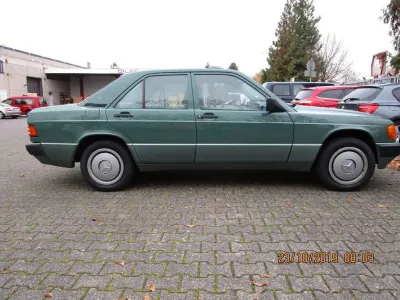 Gebraucht Mercedes 190 75 PS (55 kW) 1989 Grün Limousine
