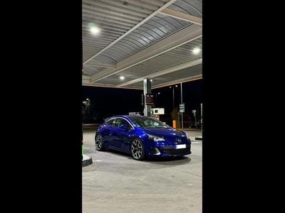 Blau Gebraucht 2013 Opel Astra GTC OPC Limousine | 14.490 €