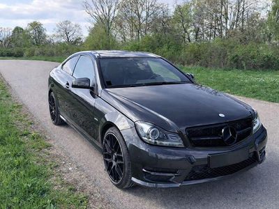 Usata Mercedes C180 AMG line 156 CV (114 kW) 2015 Grigio Coupé