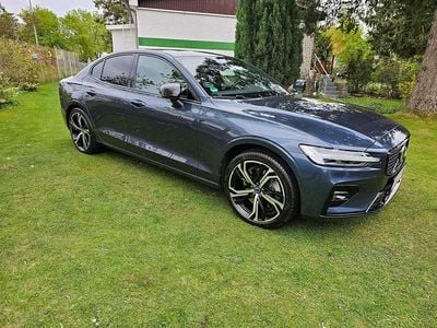 Second-hand Volvo S60 Ultimate 250 CP (183 kW) 2024 Albastru Berlinǎ