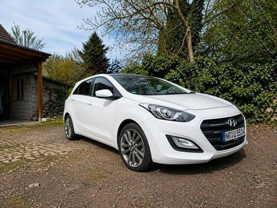 Usata Hyundai i30 Passion Plus 135 CV (99 kW) 2016 Bianco Station wagon