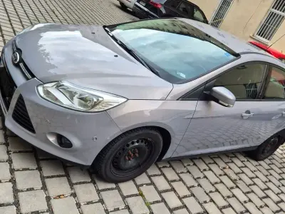 Gebraucht Ford Focus Champions Edition 101 PS (74 kW) 2013 Grau Limousine