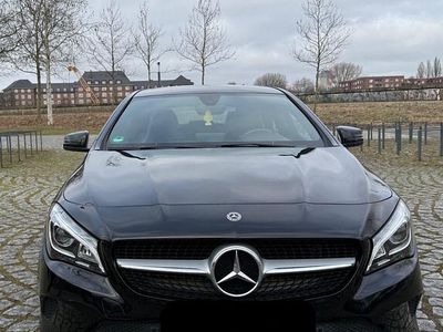 Gebraucht Mercedes CLA180 156 PS (114 kW) 2019 Schwarz Limousine