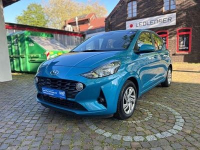 Usata Hyundai i10 Trend 84 CV (61 kW) 2023 Blu Utilitaria