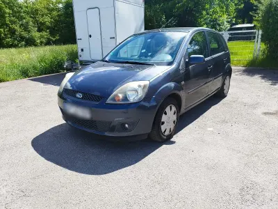 Gebraucht Ford Fiesta 80 PS (58 kW) 2008 Blau Kleinwagen
