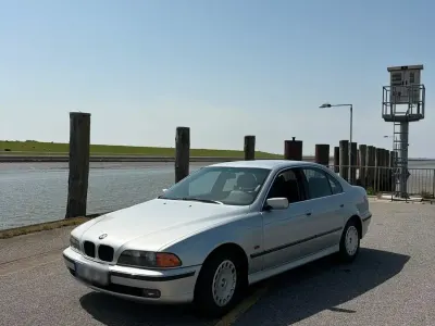 Gebraucht BMW 525 143 PS (105 kW) 1999 Silber Limousine