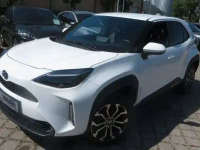 Gebraucht Toyota Yaris Cross Team 92 PS (67 kW) 2024 Weiß SUV