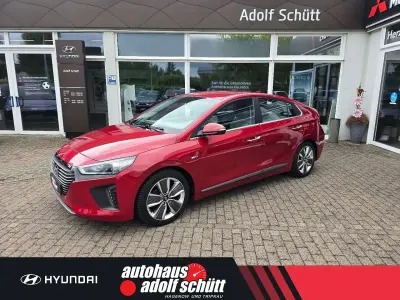Gebraucht Hyundai Ioniq Style 105 PS (77 kW) 2018 Fiery red Kleinwagen