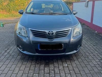 Usata Toyota Avensis 147 CV (108 kW) 2011 Grigio Station wagon