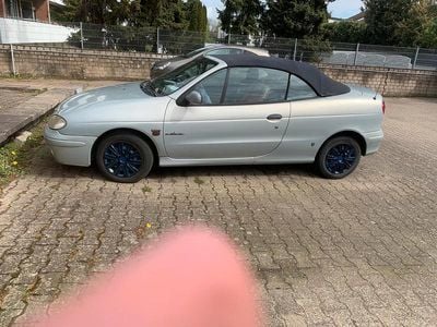 Gebraucht Renault Mégane 55 PS (40 kW) 2000 Silber Kleinwagen